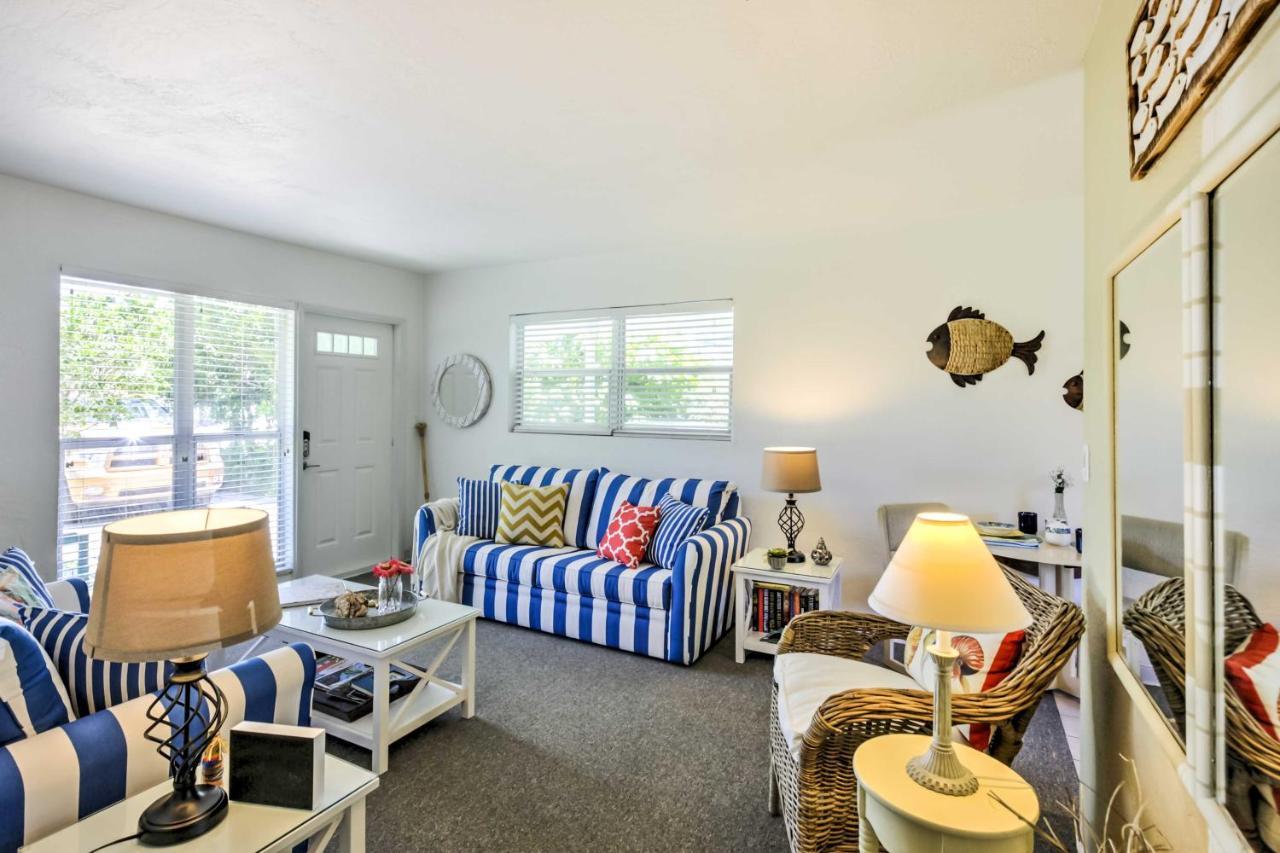 New Smyrna Beach Abode With Fire Pit, Walk To Beach! Exterior photo