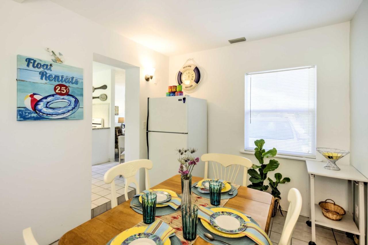 New Smyrna Beach Abode With Fire Pit, Walk To Beach! Exterior photo