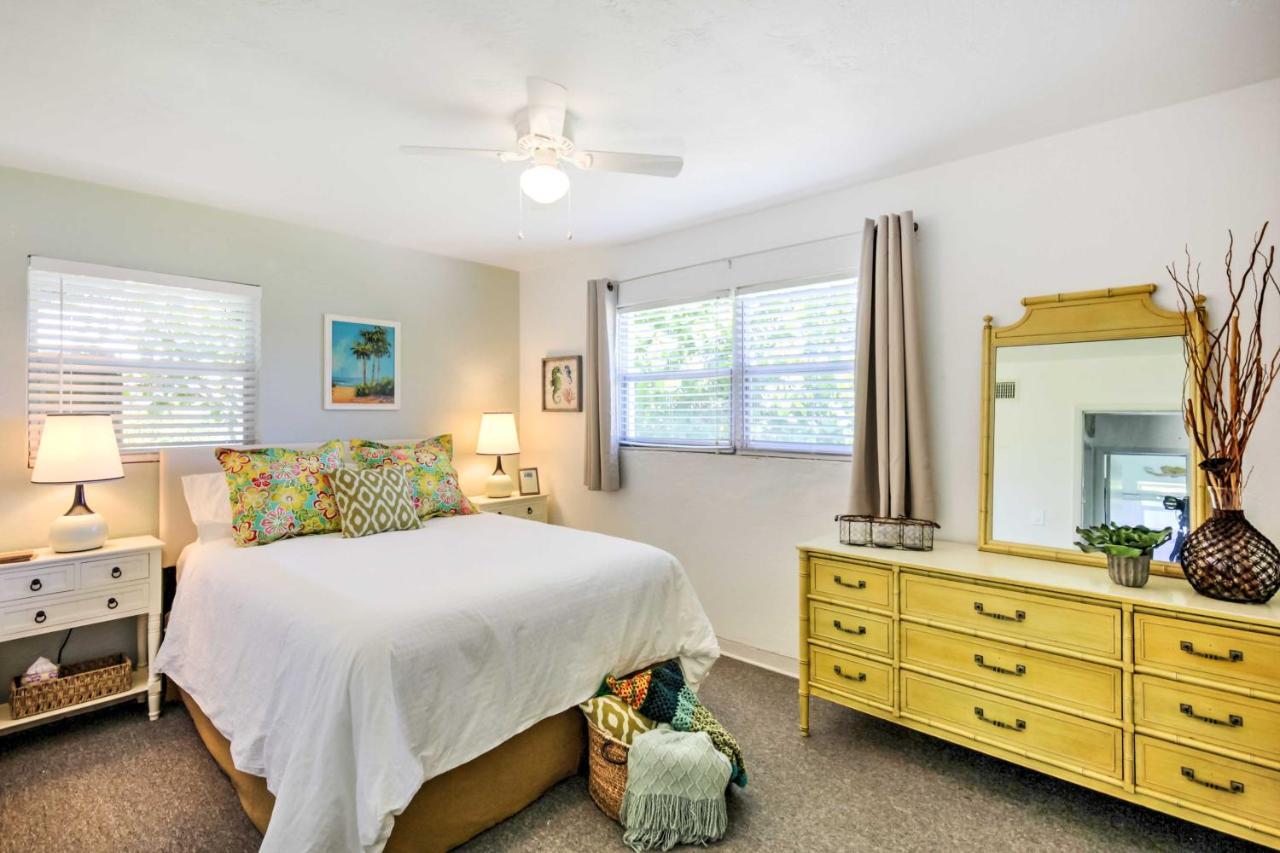 New Smyrna Beach Abode With Fire Pit, Walk To Beach! Exterior photo